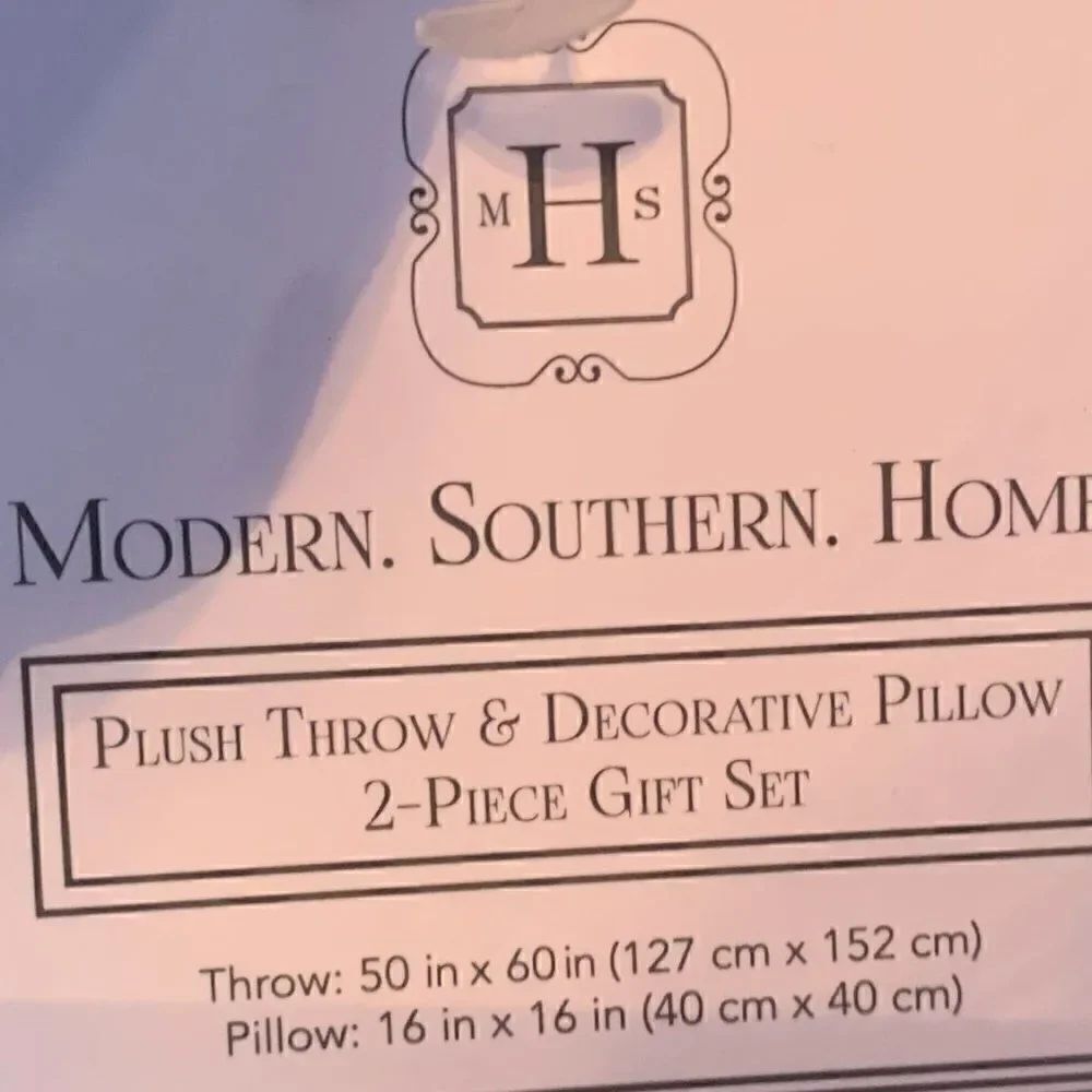NIB Modern Southern Home Plush Throw & Pillow "Hello Spring" 2-Pc Set - Picture 4 of 4